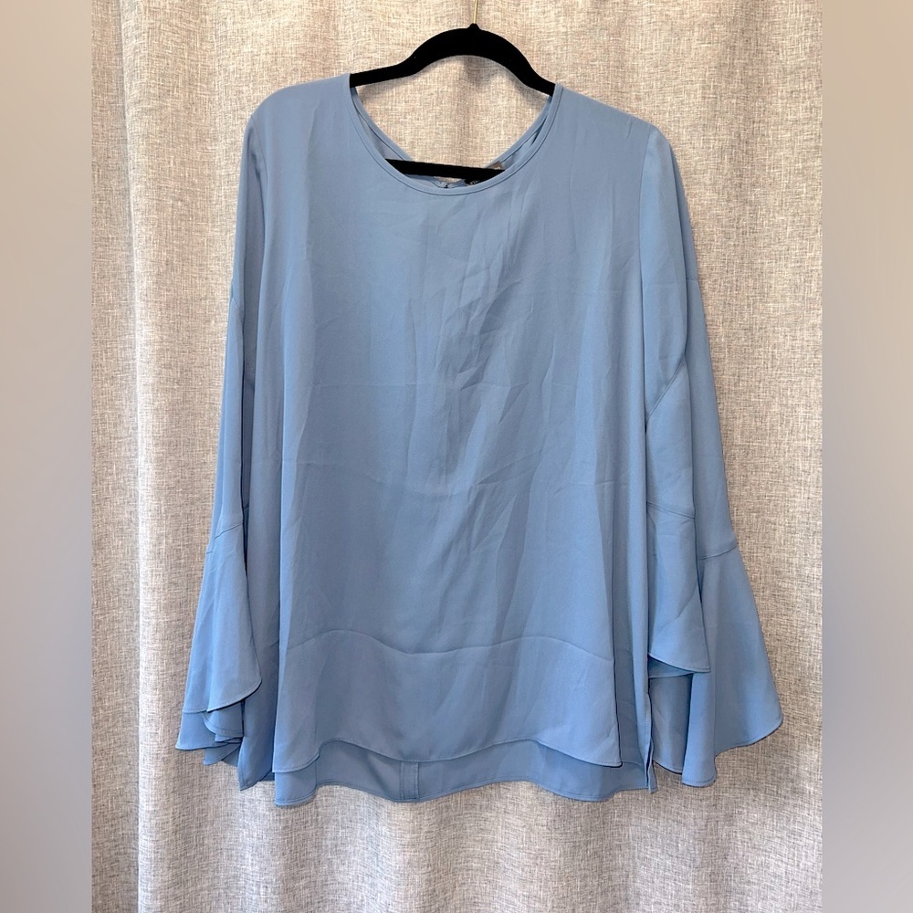 Vince Camuto Women's Blue Bell Sleeve Blouse Size XL – Like New! - Picture 2 of 6